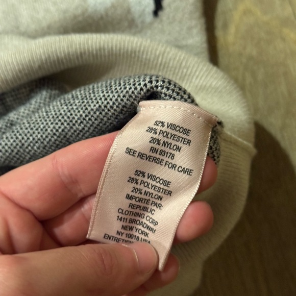 Philosophy Floral Sweater Vest Size Small - Picture 3 of 4